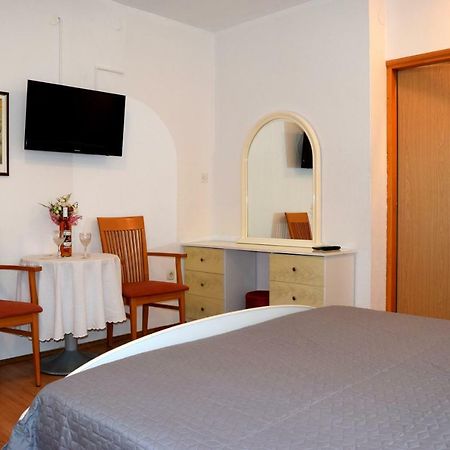 Holiday Room Macukin Brela Buitenkant foto