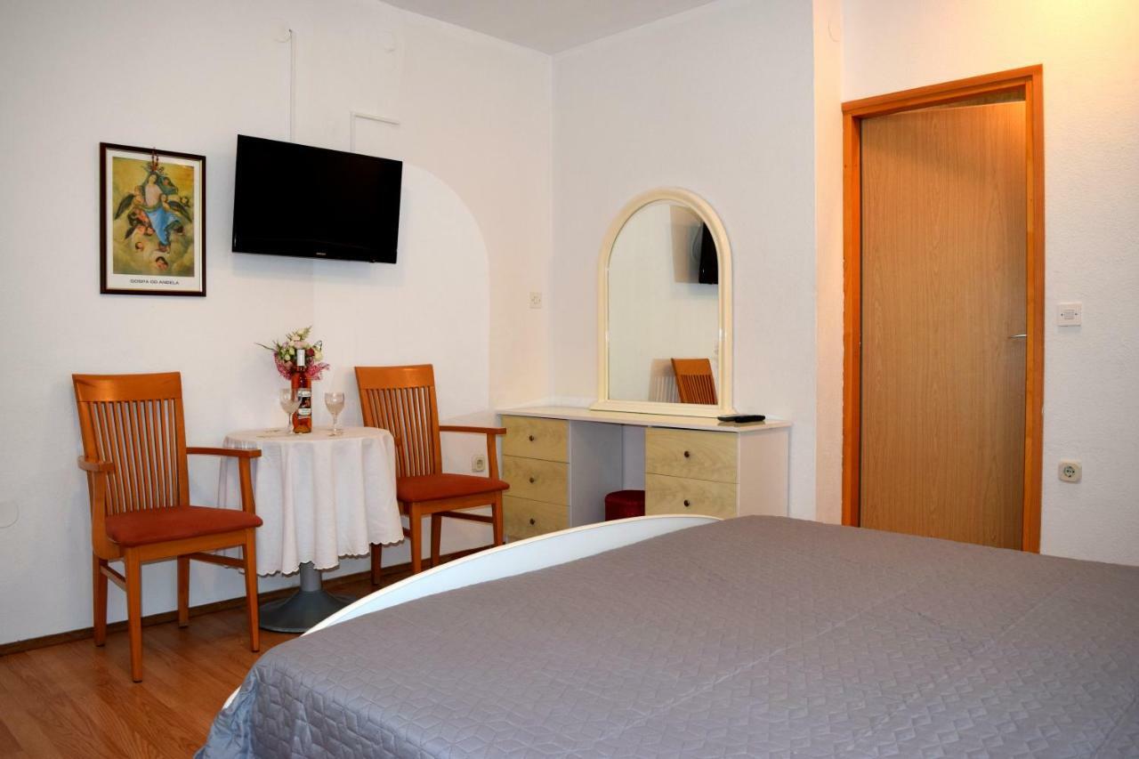 Holiday Room Macukin Brela Buitenkant foto